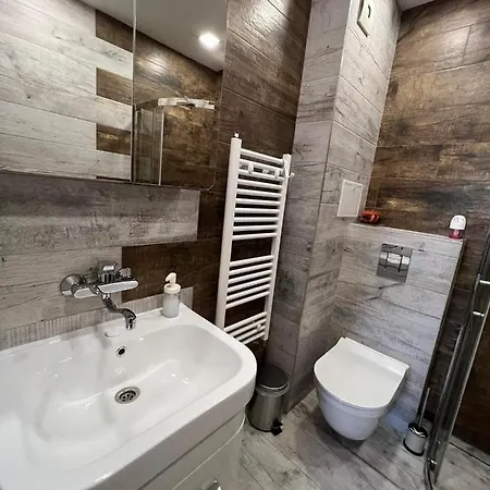 Johannesburg Spacious Family W Free Parking And Playground * סופיה